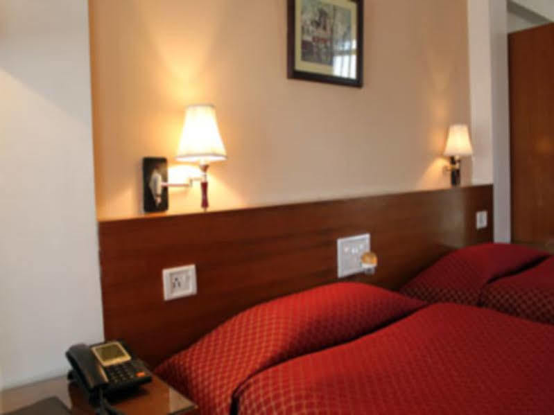 Marina'S Motel Bagdogra Zewnętrze zdjęcie